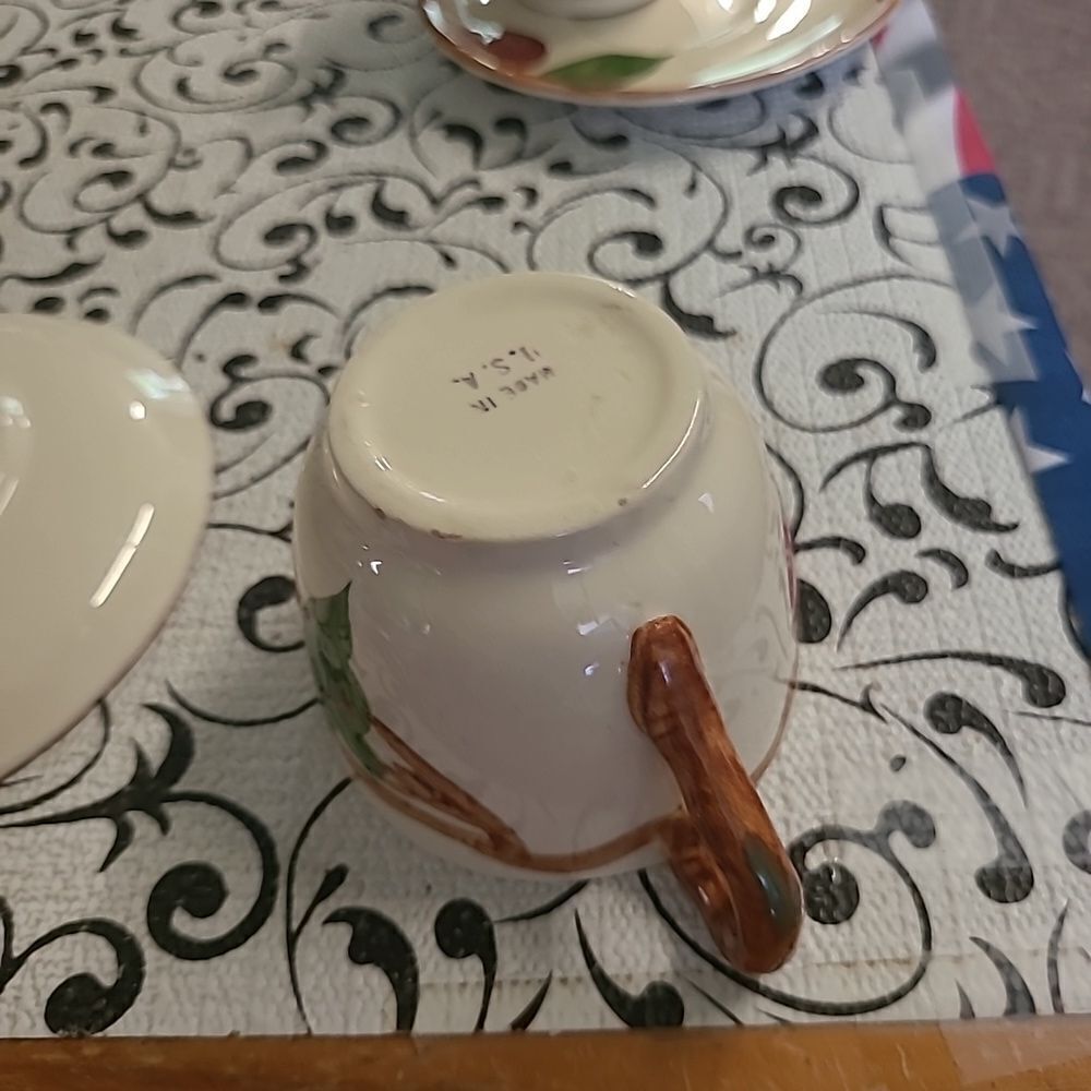 Fransican Dinnerware Apple Pattern - Picture 10 of 11